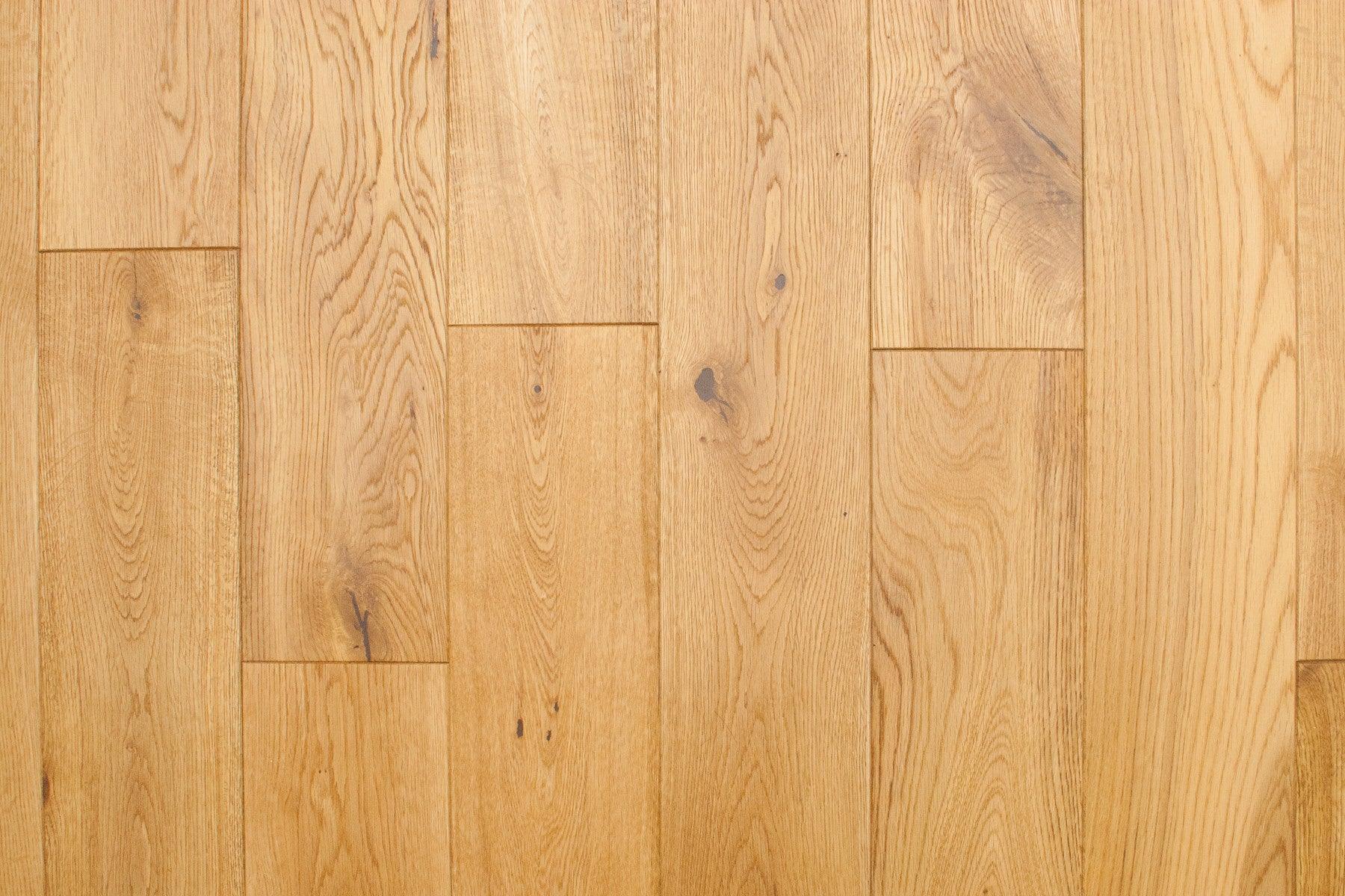 Floating oak flooring - Natural style
