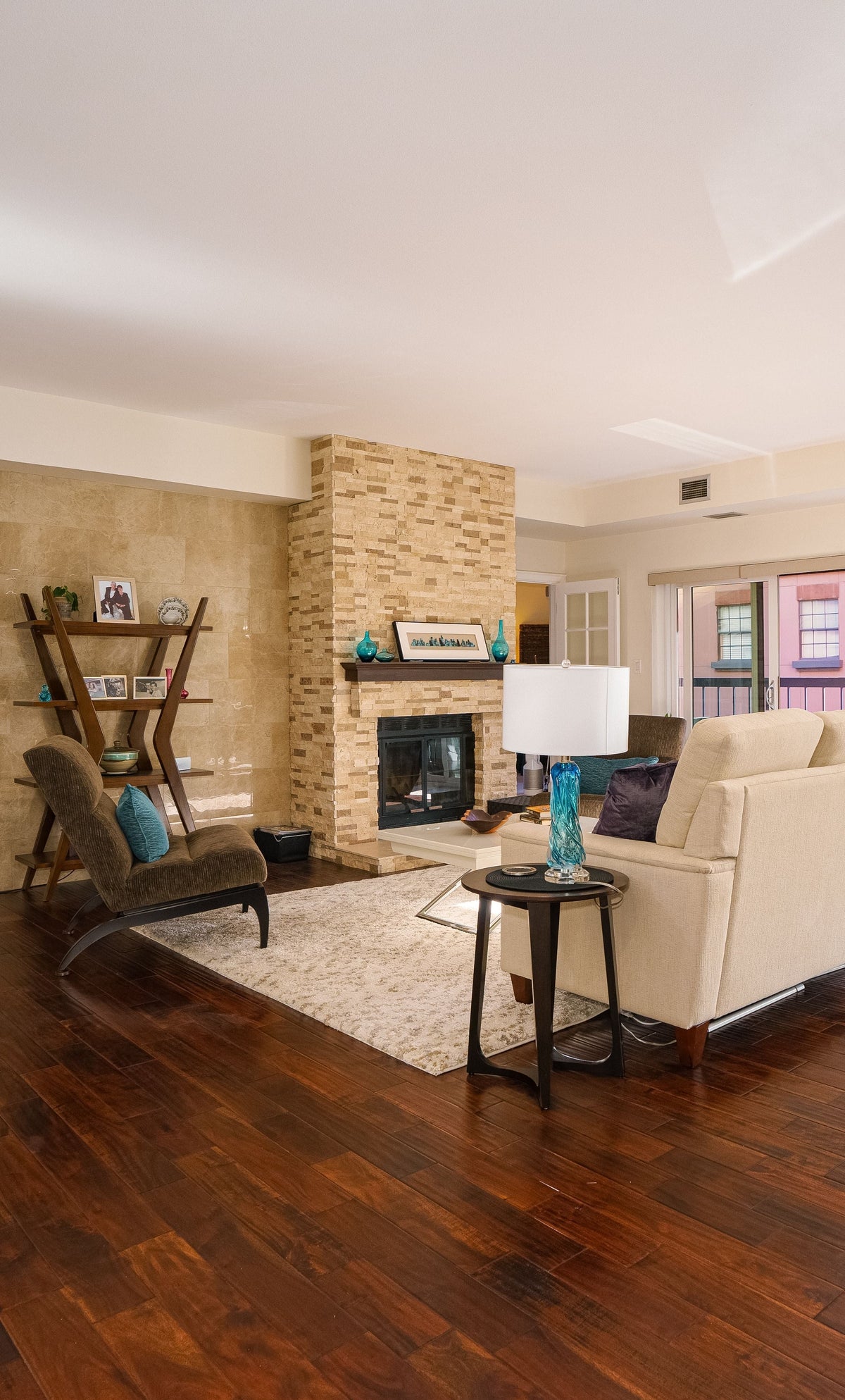 solid hardwood easiklip flooring in the living room with furniture around