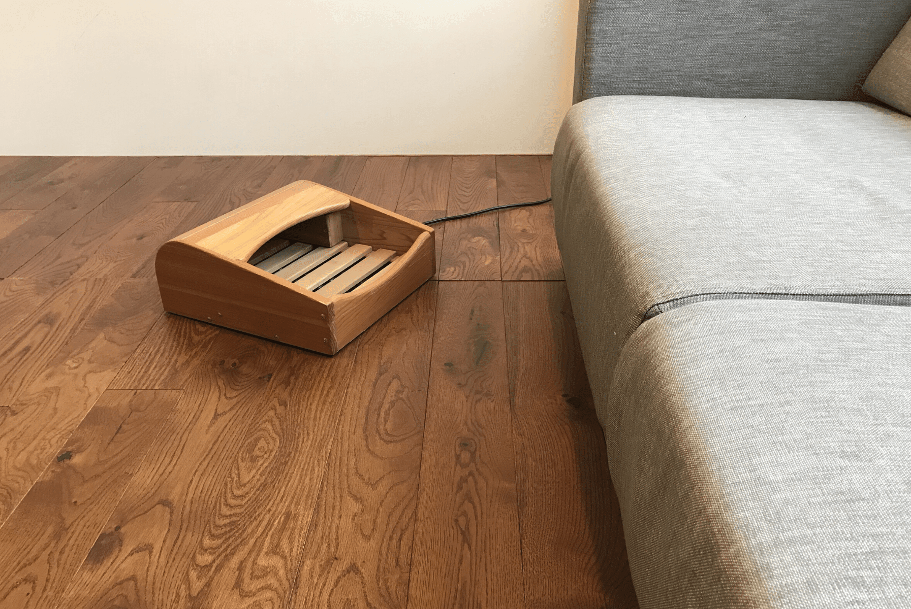 Gunstock  / 5" / White Oak / Solid Hardwood - Easiklip Floors — angle 7