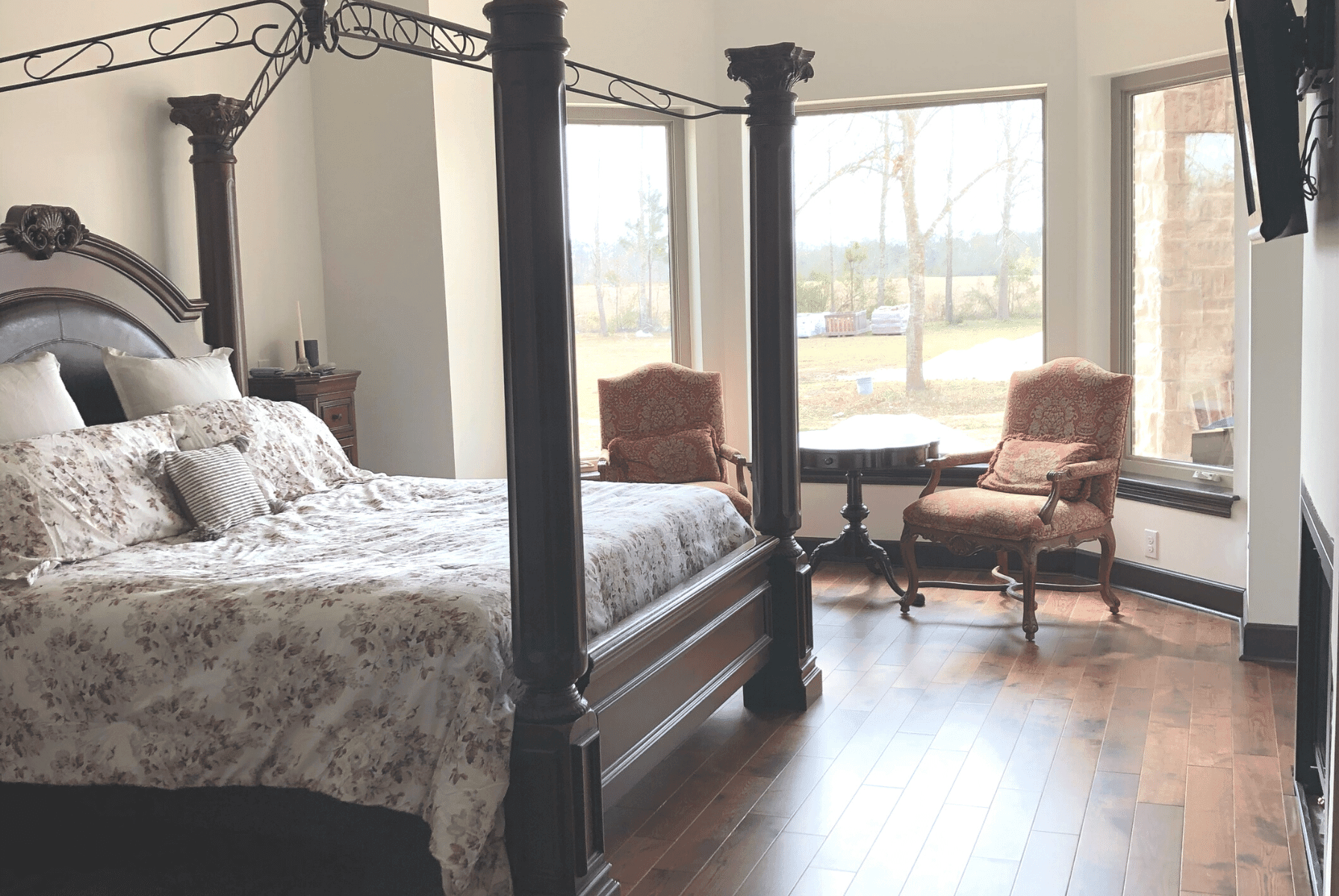 Gunstock  / 5" / White Oak / Solid Hardwood - Easiklip Floors — angle 3