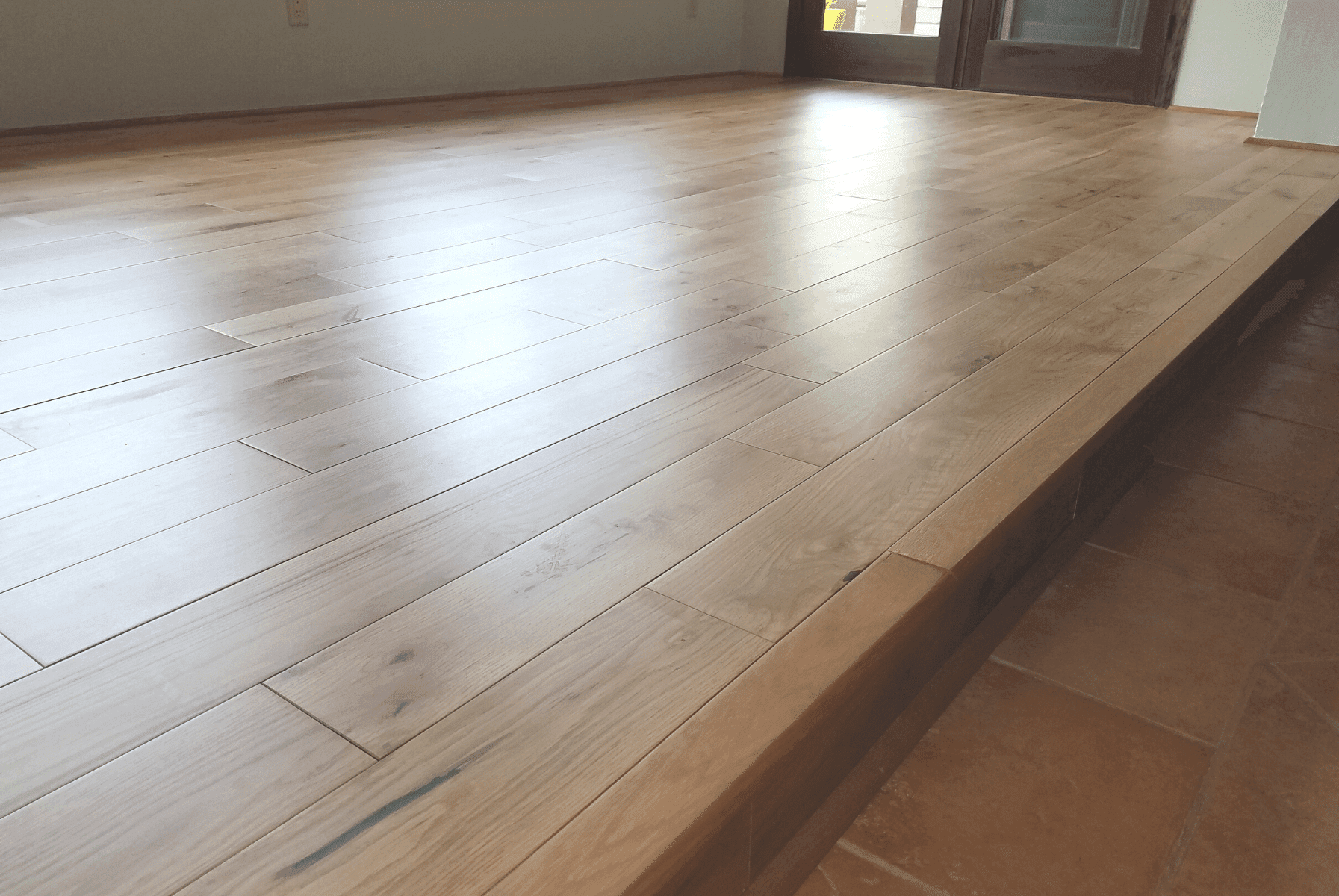 Natural Oak  / 5" / White Oak / Solid Hardwood - Easiklip Floors — wide angle room scene