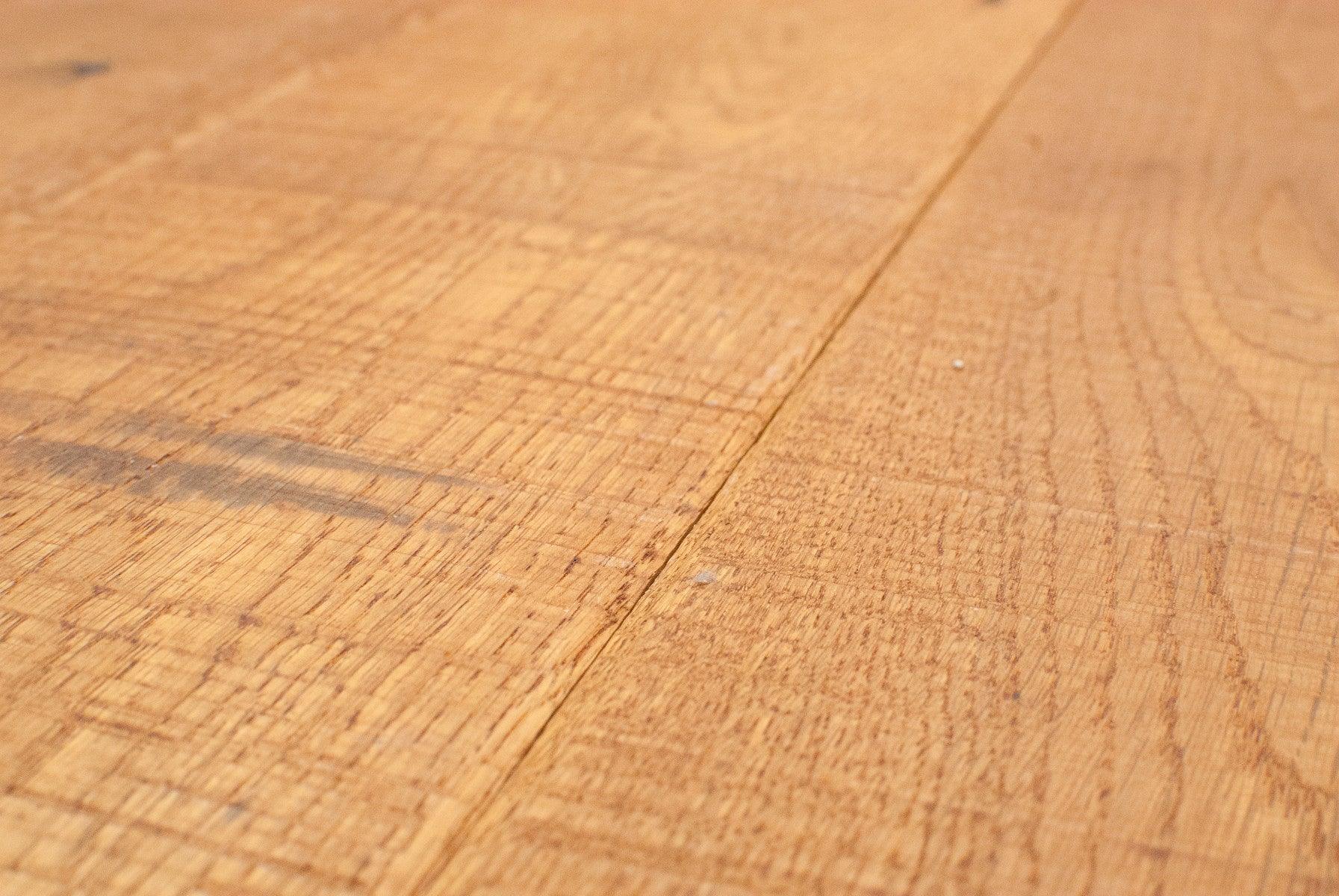 RUSTIC Country Stain - Solid White Oak Floating Hardwood Floor, Easyclip easy clip - Easiklip Cana — close-up grain detail v1